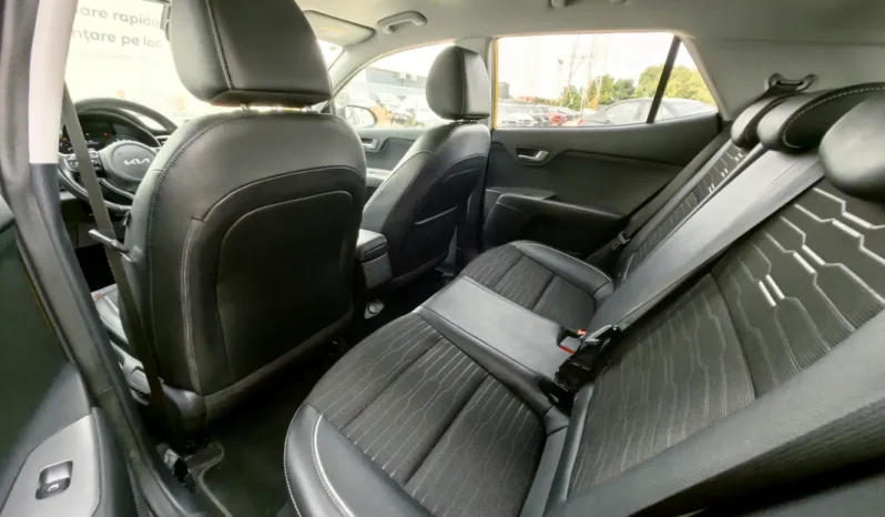 
								KIA STONIC full									