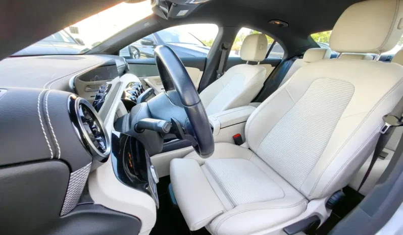 
								MERCEDES BENZ CLA 200 full									
