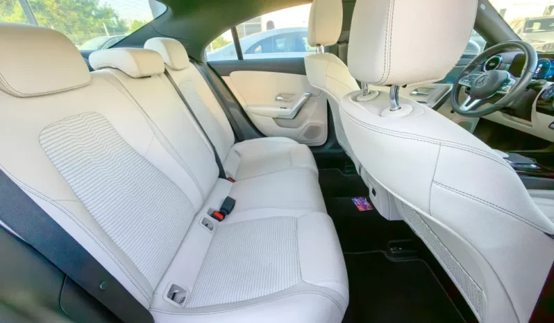 
								MERCEDES BENZ CLA 200 full									