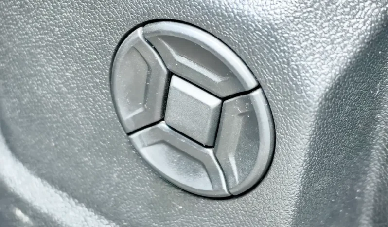 
								AUDI Q3 full									