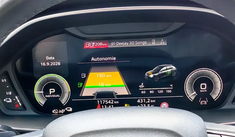 
								AUDI Q3 full									