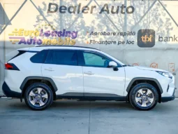 
										TOYOTA RAV 4 full									