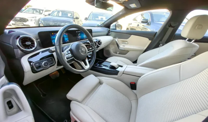 
								MERCEDES BENZ CLA 200 full									