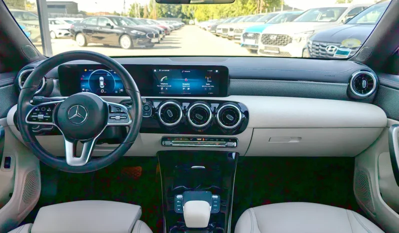 
								MERCEDES BENZ CLA 200 full									