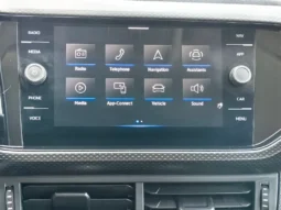 
										VOLKSWAGEN T CROSS full									