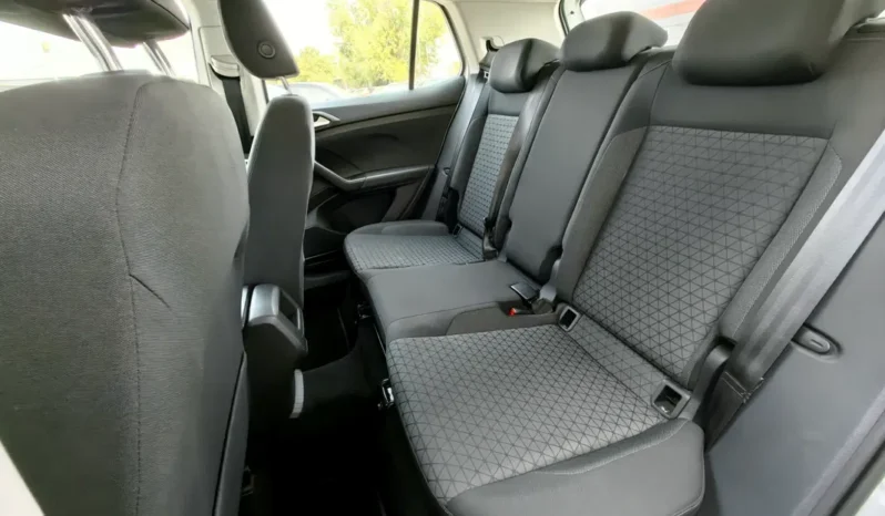 
								VOLKSWAGEN T CROSS full									