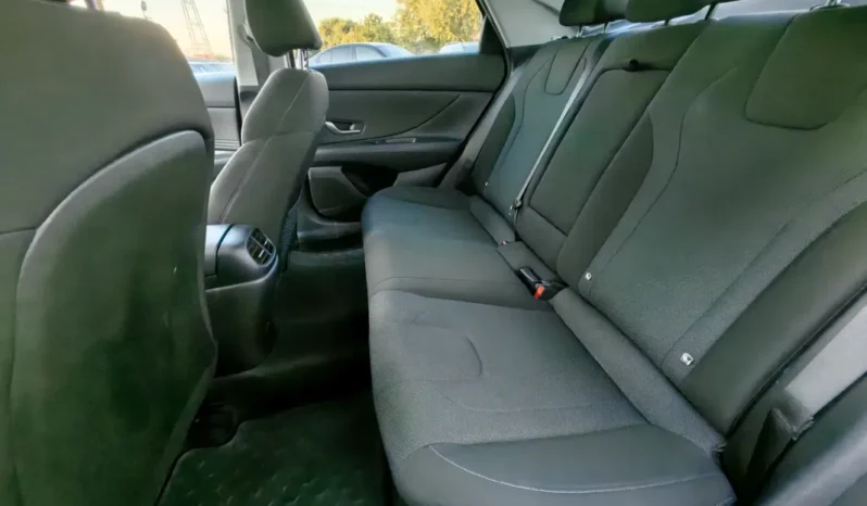 
								HYUNDAI ELANTRA full									