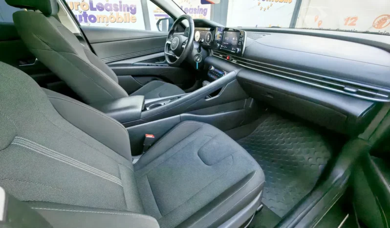 
								HYUNDAI ELANTRA full									