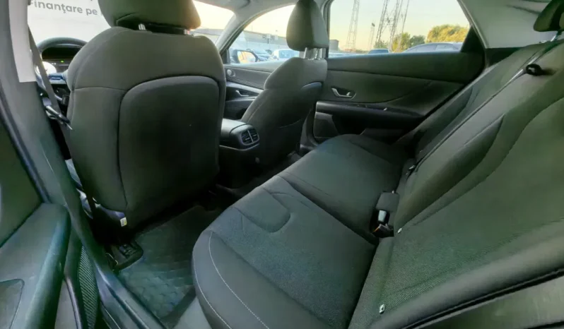 
								HYUNDAI ELANTRA full									