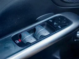 
										MERCEDES BENZ C full									